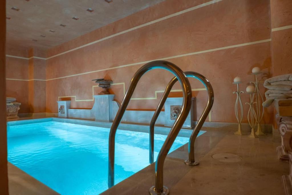 Unique Room With Indoor Pool & Attic Alli Meria Eksteriør bilde