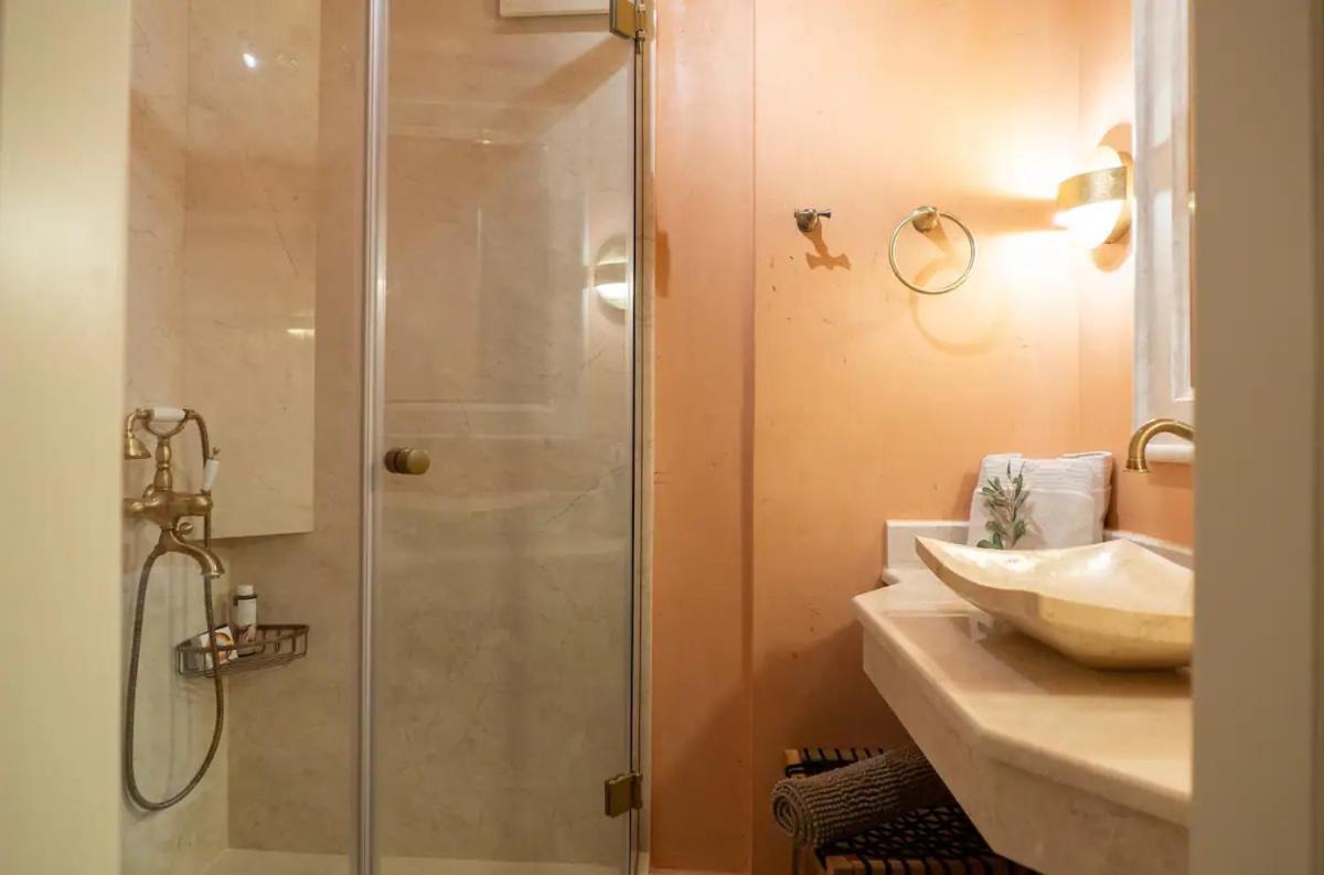Unique Room With Indoor Pool & Attic Alli Meria Eksteriør bilde